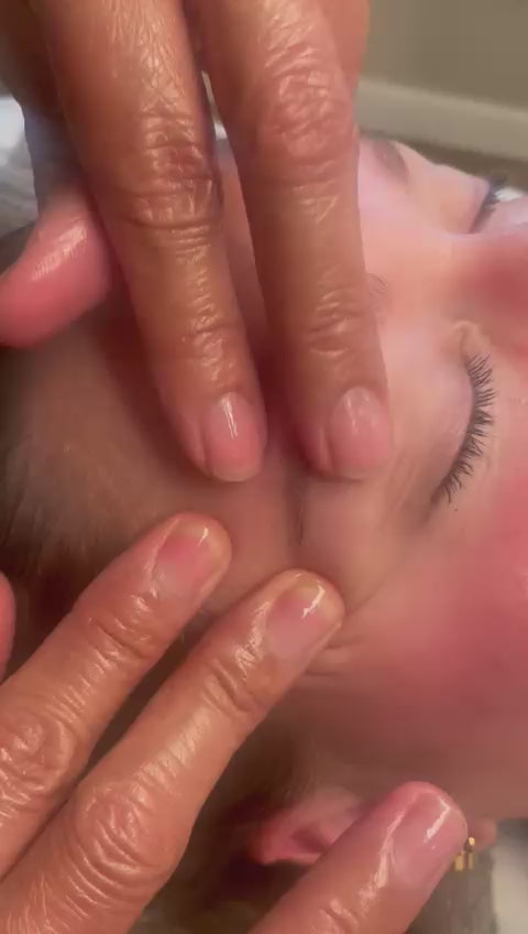 Deep Cleansing Facial - Facial Treatment Swindon UK